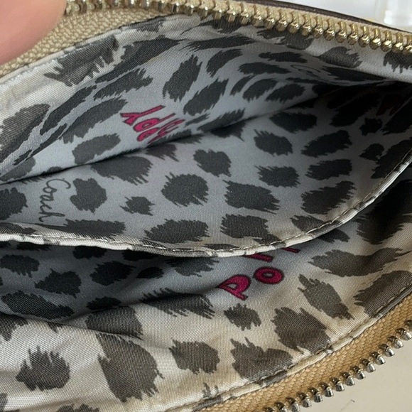 COACH POPPY VINTAGE GOLD SEQUINS WRISTLET BAG - Picture 10 of 12